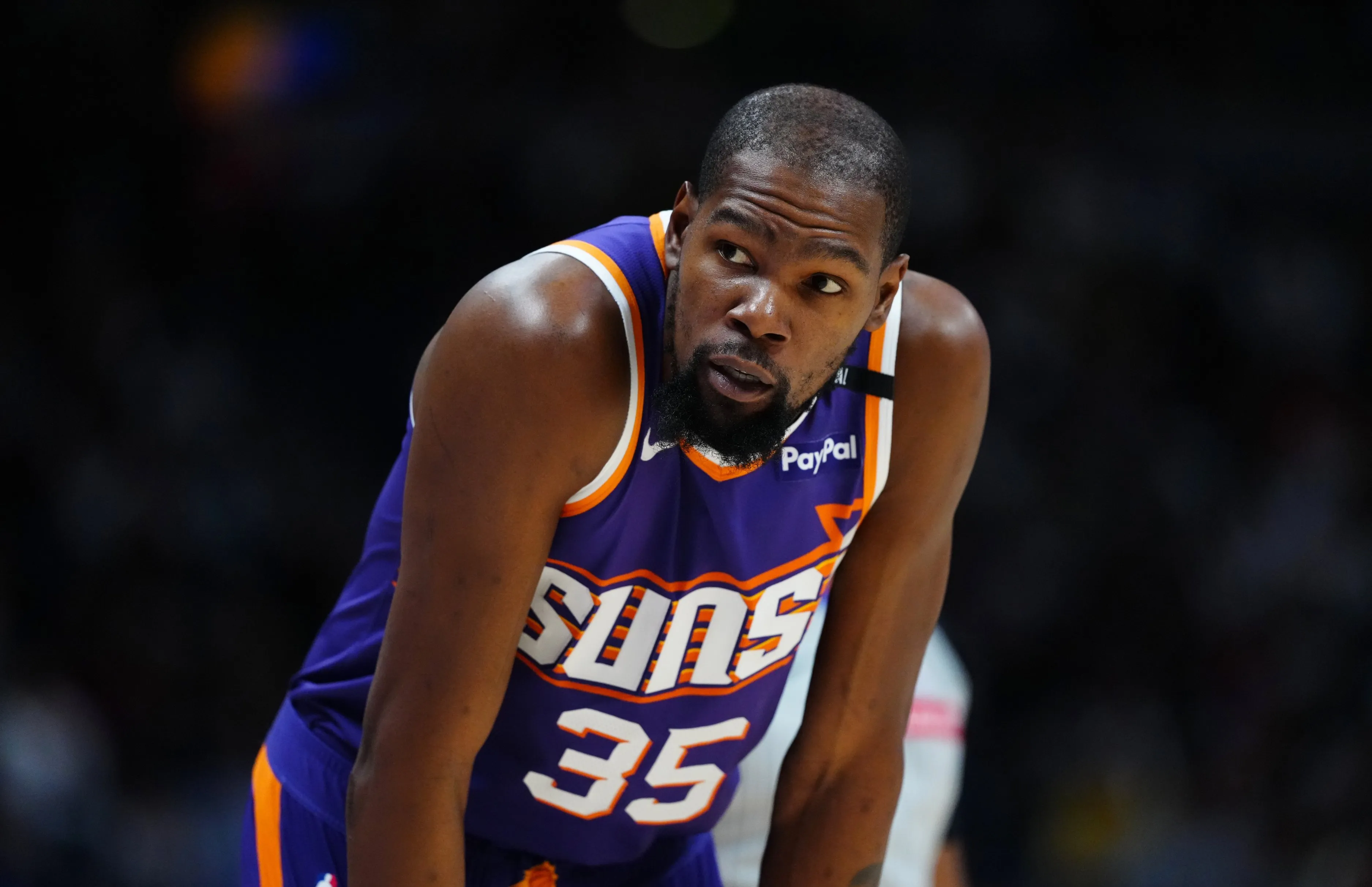 九游体育-战术调整引发热议!,杜兰特在中国队比赛中战术调整气势如虹延续-九游体育