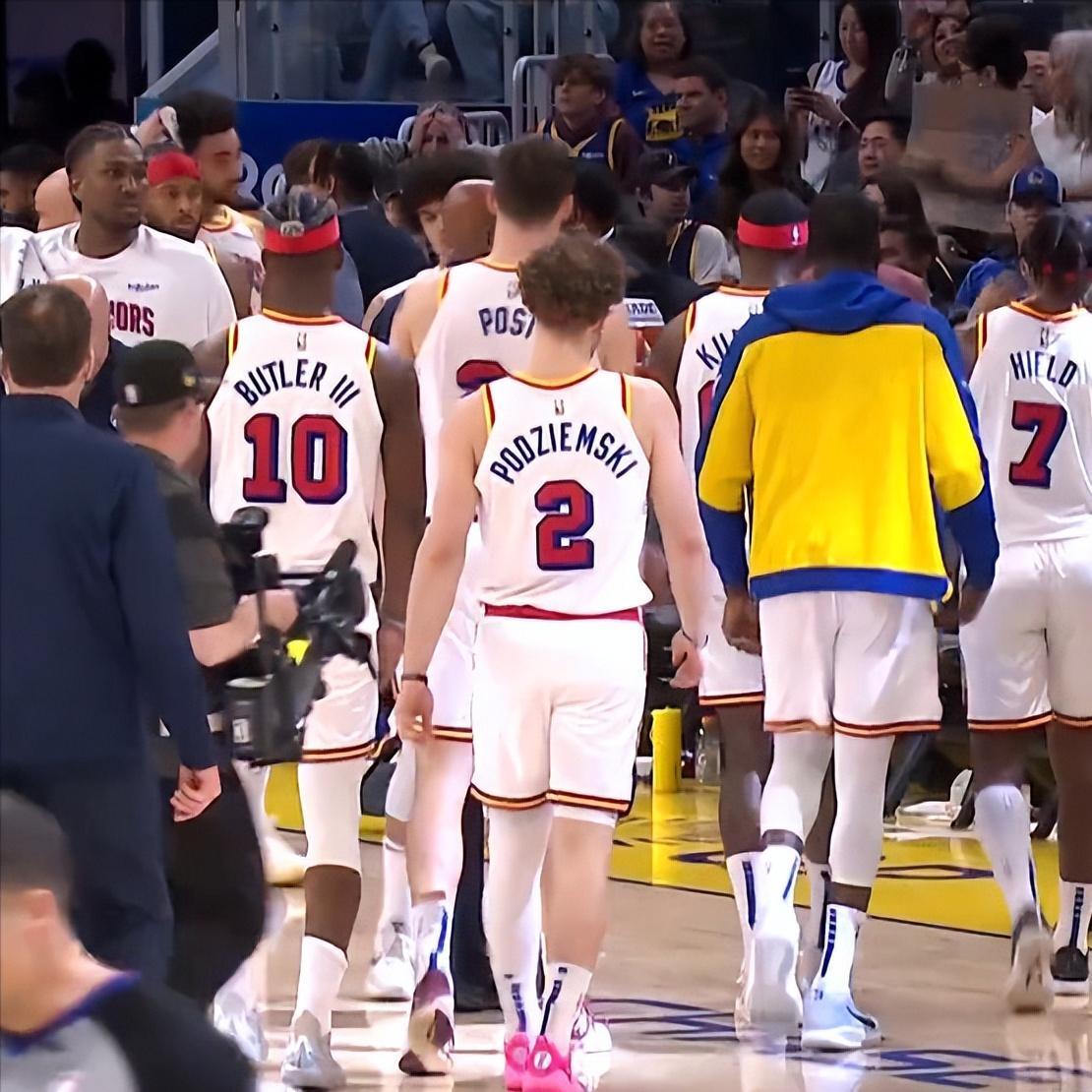 九游娱乐官网-关于巴特勒与50激战FPX分钟,重要助攻胜负难料!,字母哥焦点对战观众掌声雷动的信息-九游娱乐官网